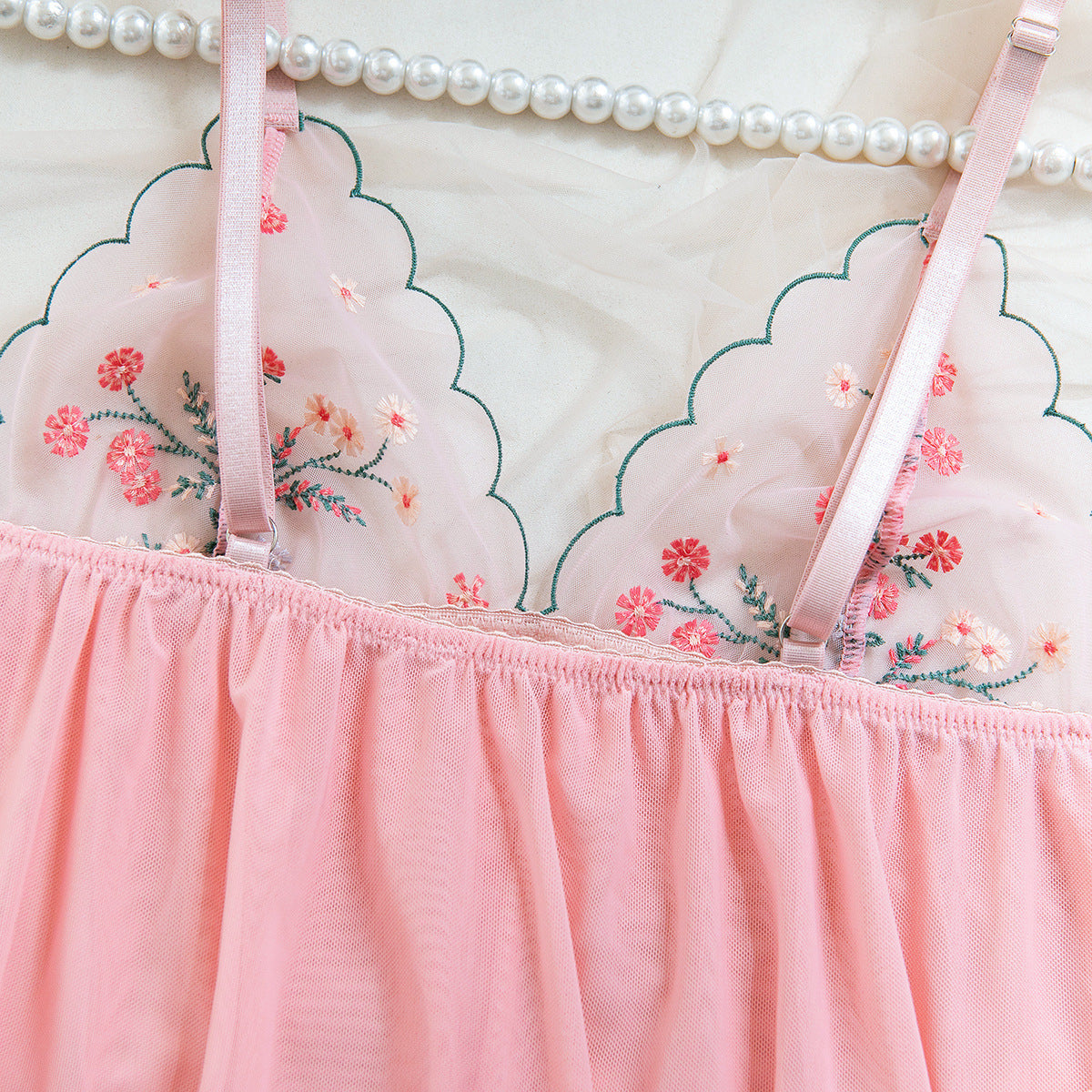 Conjunto de lencería para mujer, camisola con abertura lateral de encaje.