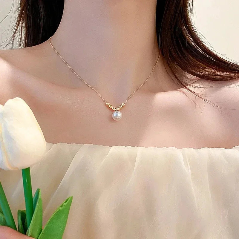 New Simple Hollow Love Heart Pendant Necklace for Women Fashion Creative Geometric Clavicle Chain Necklaces Party Jewelry Gift